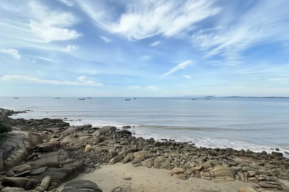 B&atilde;i D mang một vẻ đẹp hoang sơ, l&agrave; kh&ocirc;ng gian l&yacute; tưởng cho du kh&aacute;ch y&ecirc;u th&iacute;ch du lịch theo kiểu &ldquo;nghỉ dưỡng&rdquo;.